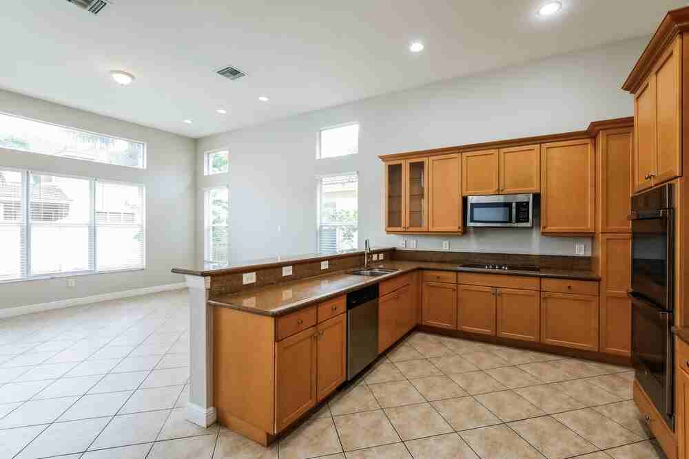 5378 Sw 183rd Ave - Photo 7 of 16