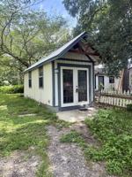featured image of 184 3rd St #2