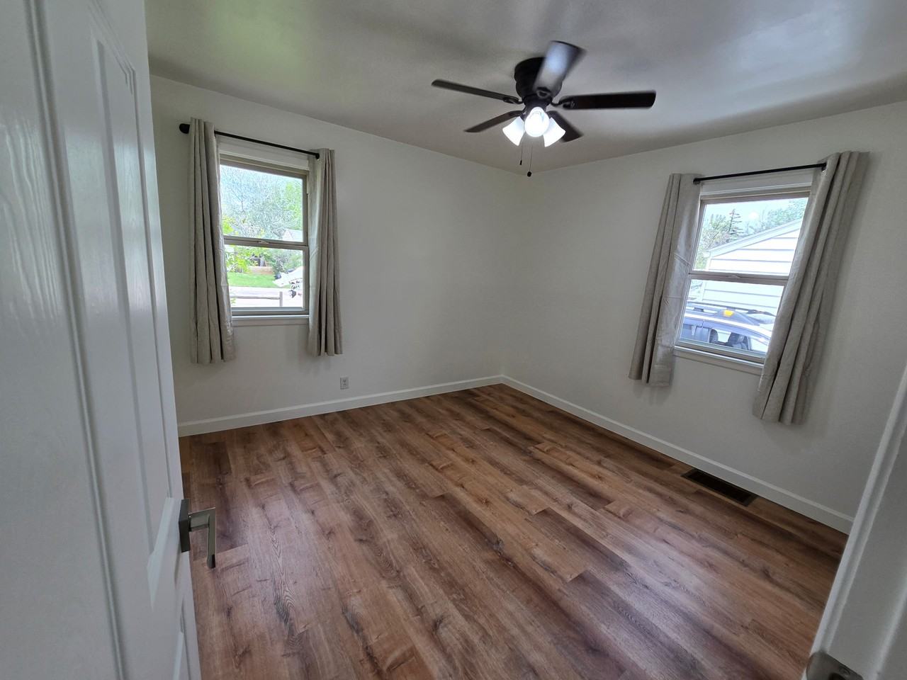 1348 W 29th St #1 - Photo 5 of 21