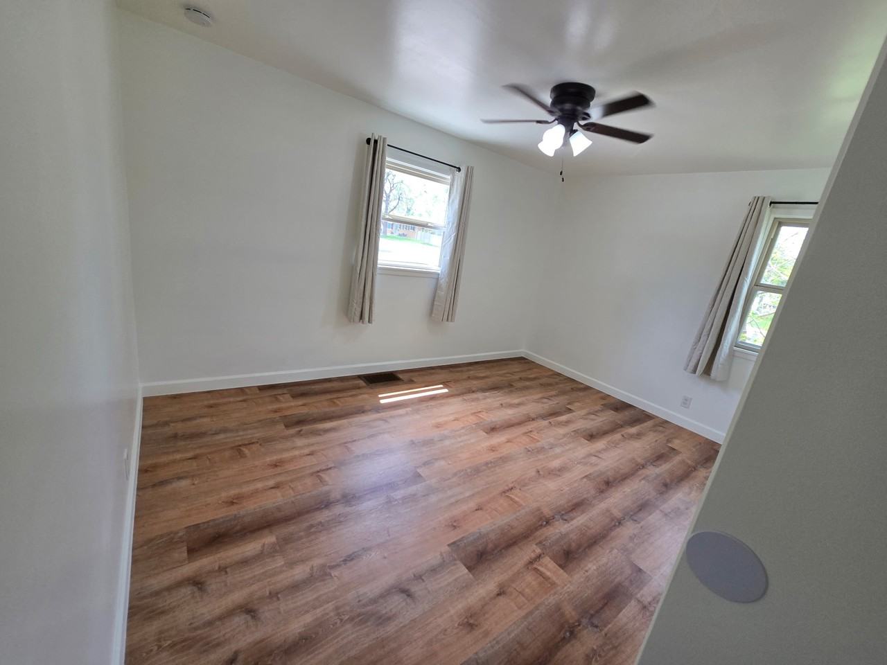 1348 W 29th St #1 - Photo 7 of 21