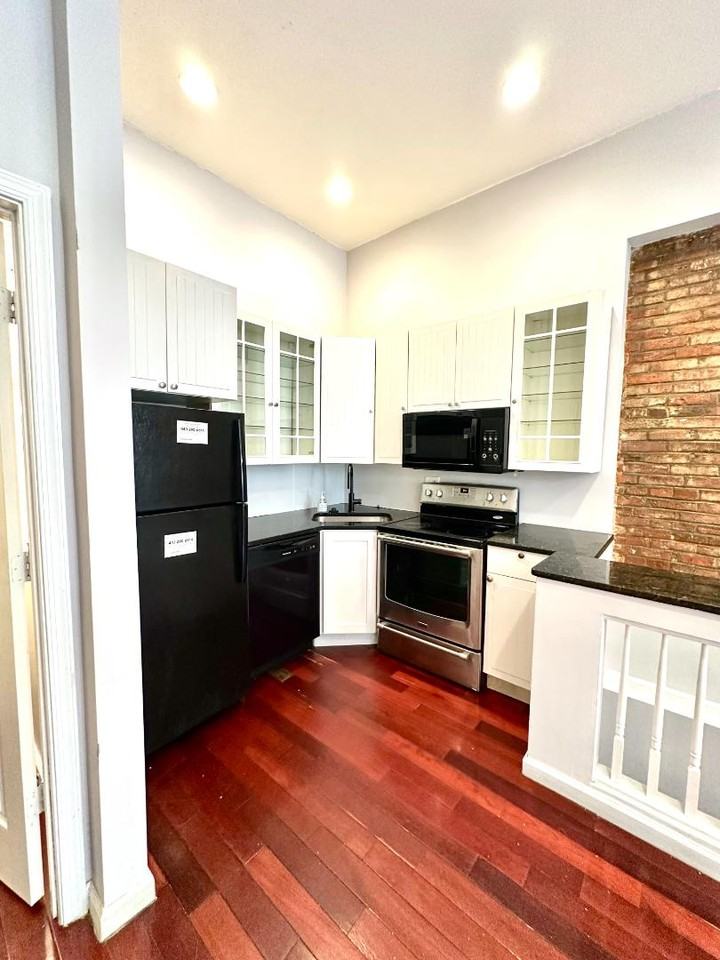 2215 Eutaw Pl - Photo 5 of 23