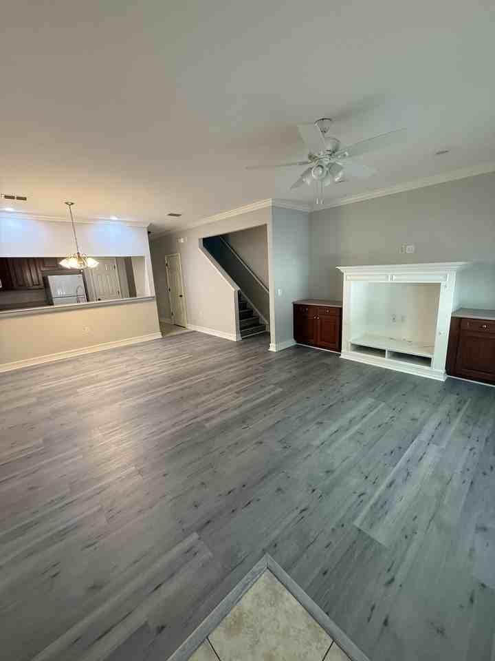 1529 Crescent Hill Dr #1 - Photo 2 of 20