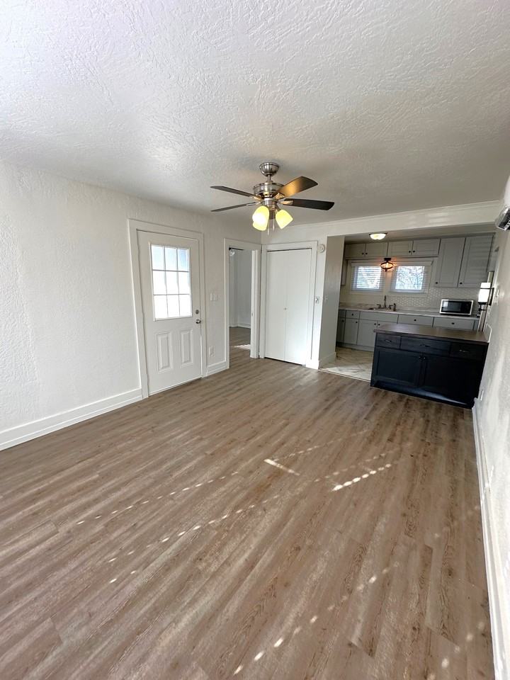 1521 Blaine St #3 - Photo 5 of 16