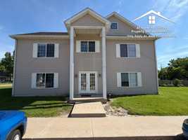 featured image of 211 N Main St