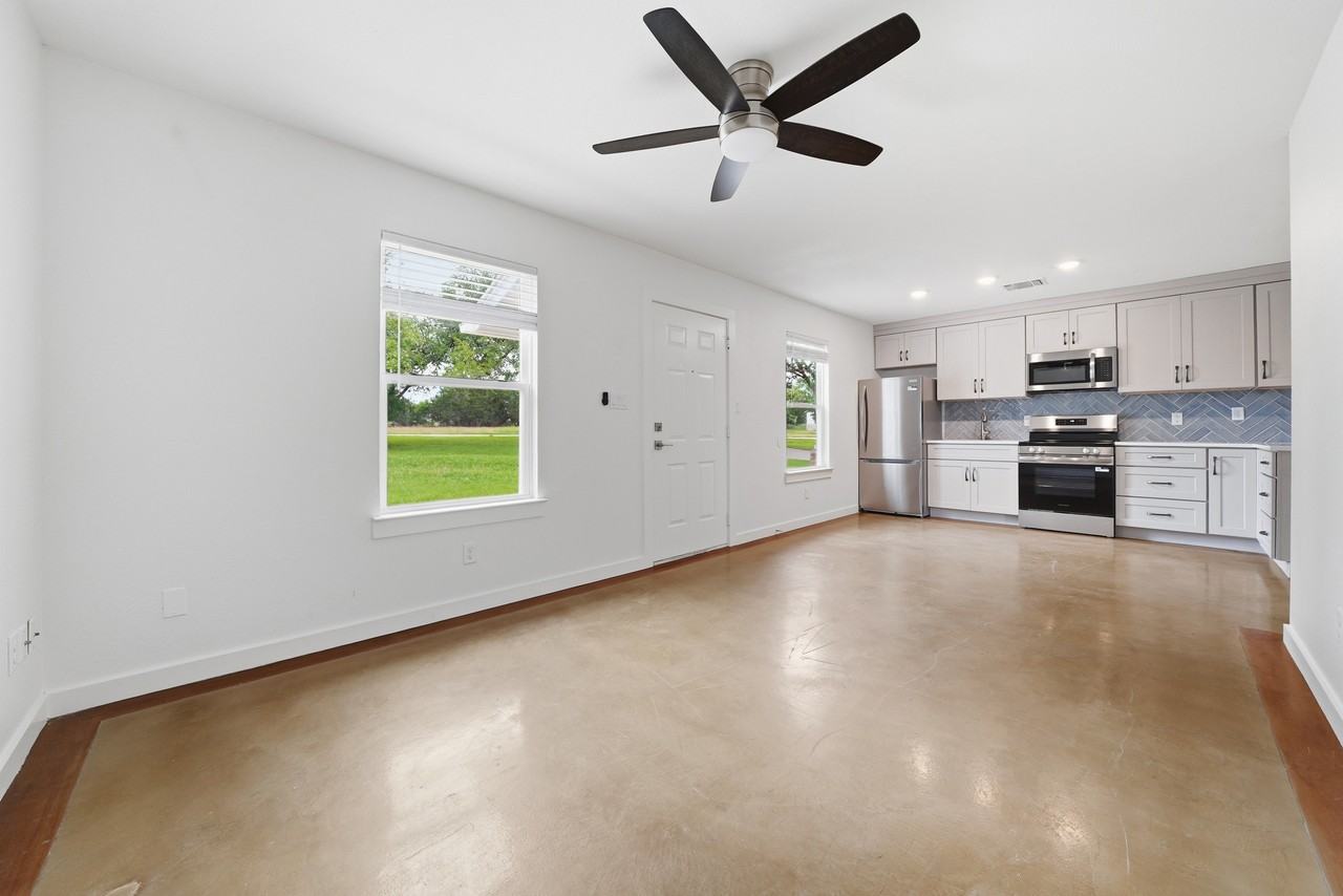 102 Rose Dr #B - Photo 5 of 24