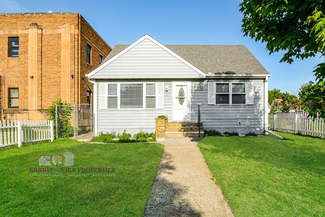 3315 James Ave N #1