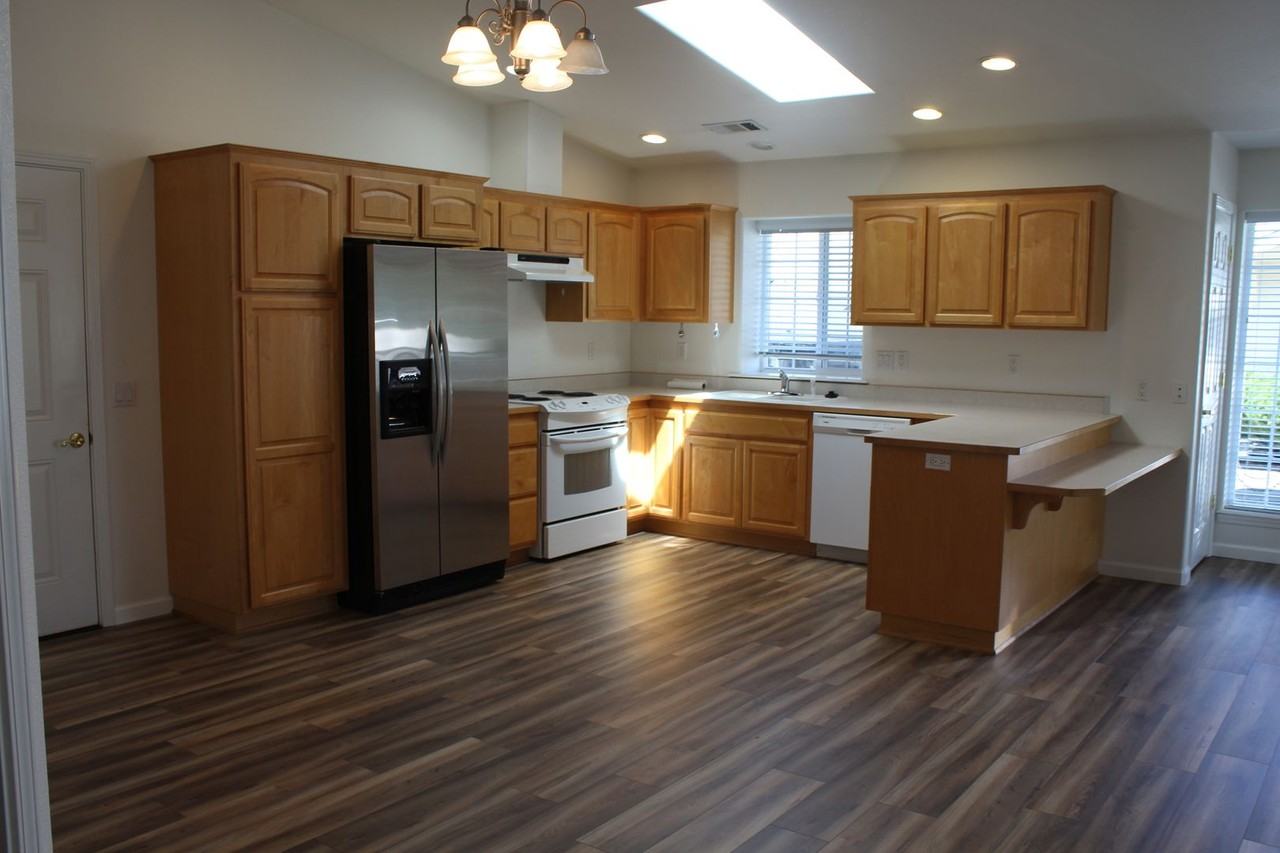 2060 Hubbard Ln - Photo 4 of 20