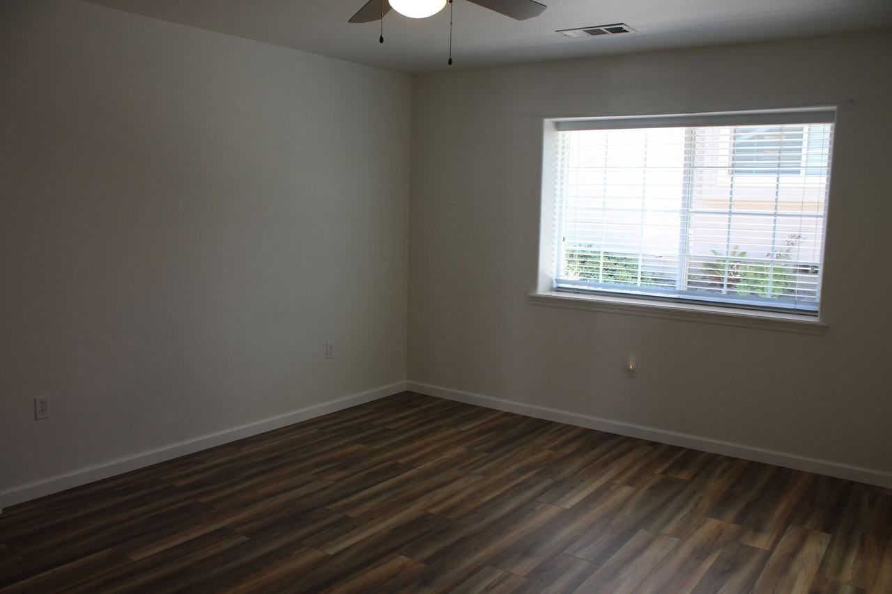 2060 Hubbard Ln - Photo 7 of 20