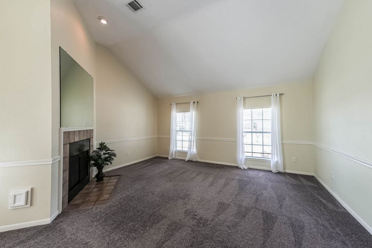 14403 Little Willow Walk - Photo 5 of 41