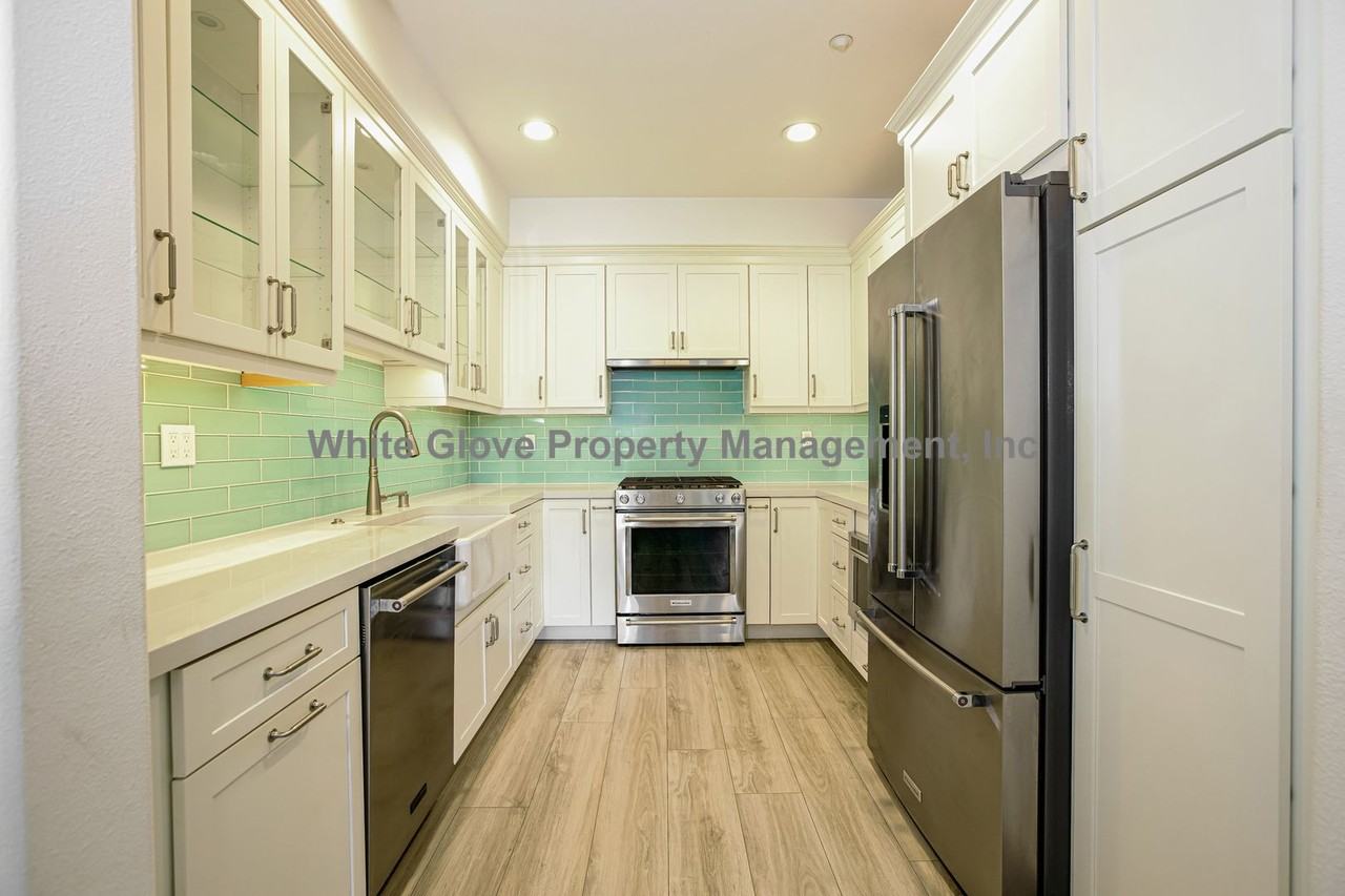 3 Elmhurst St - Photo 6 of 23