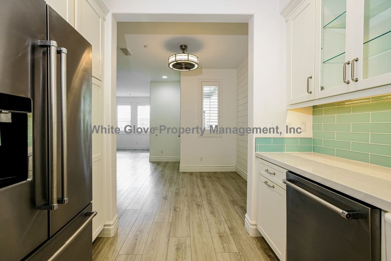 3 Elmhurst St - Photo 7 of 23