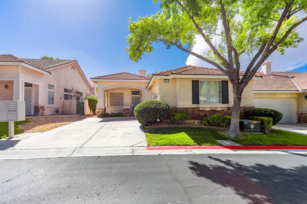 10404 Pacific Sageview Ln - Photo 2 of 32