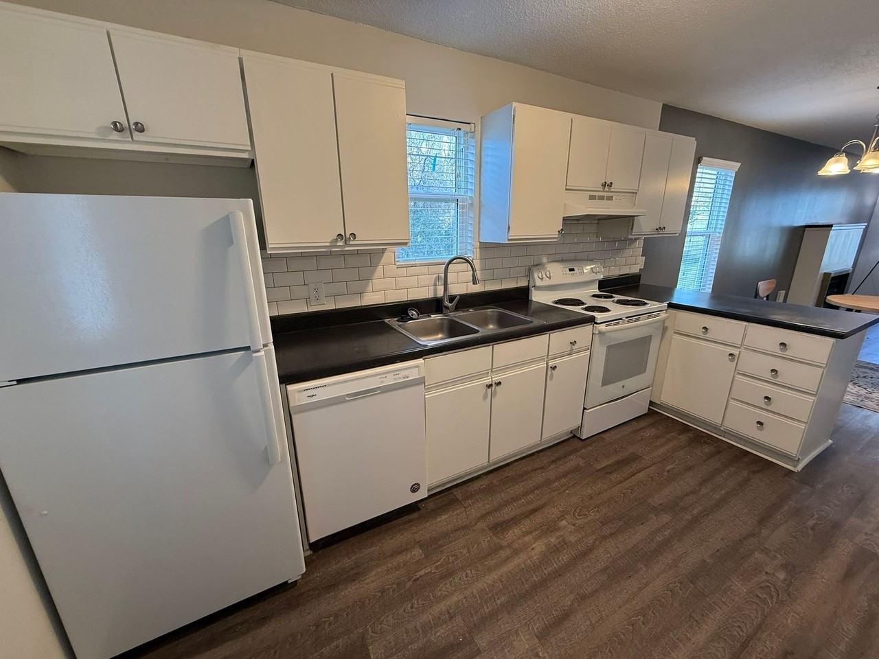 Collegeview Apartments - Photo 6 of 11
