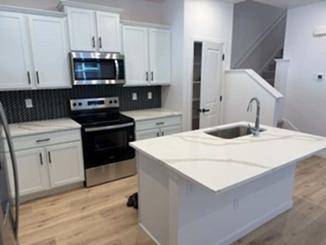 1358 S Chester St - Photo 2 of 25