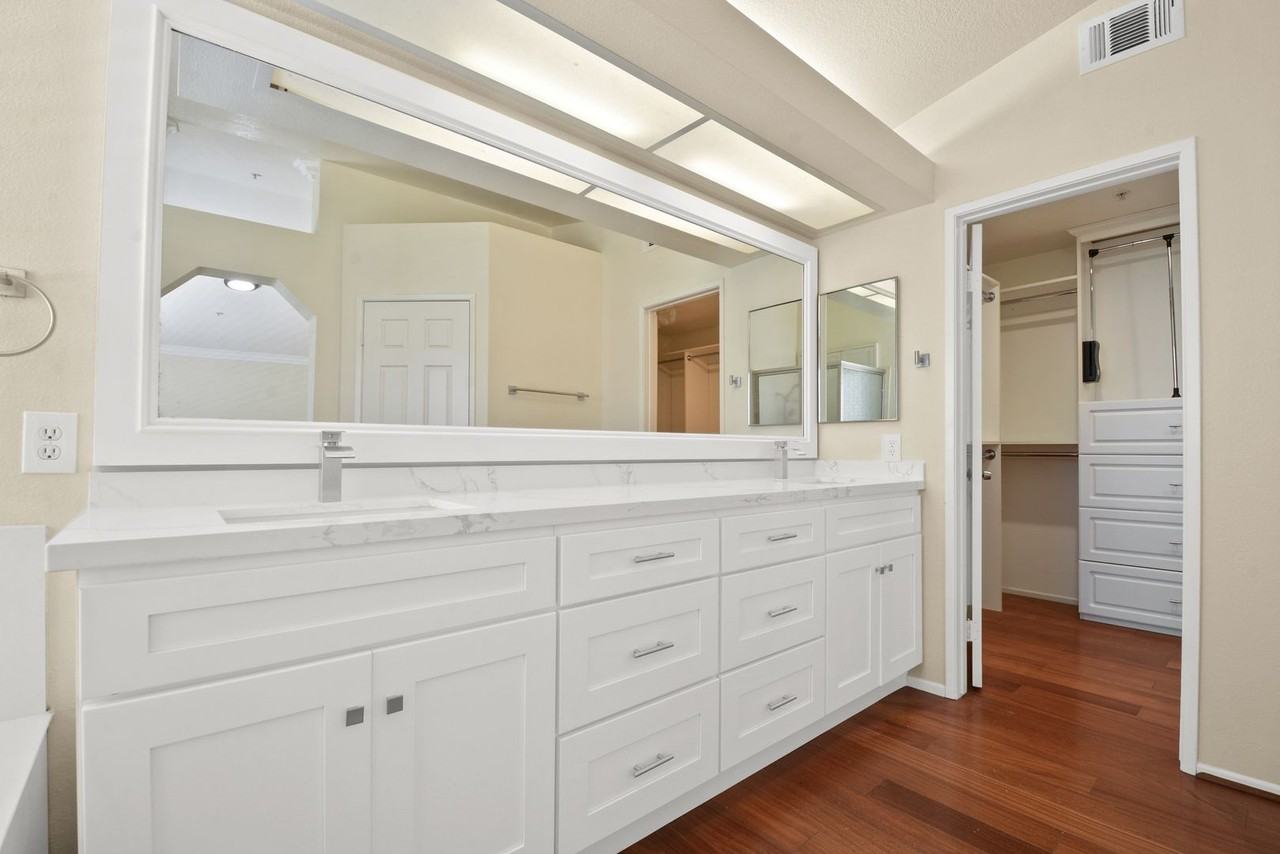 6598 Bradford Ct - Photo 7 of 27