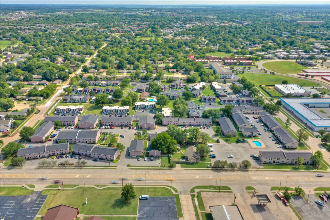 Sterling Park Apartments - Photo 4 of 50