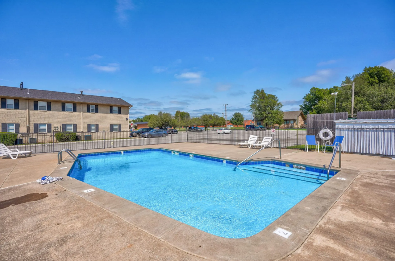 Sterling Park Apartments - Photo 6 of 50