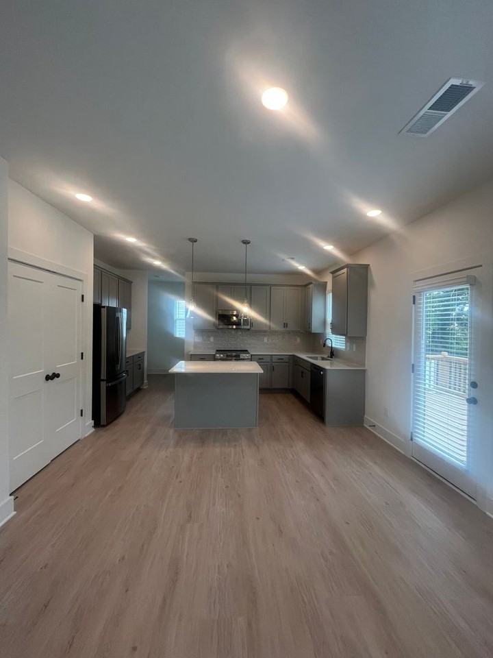 149 Rose Hannah Dr - Photo 2 of 31