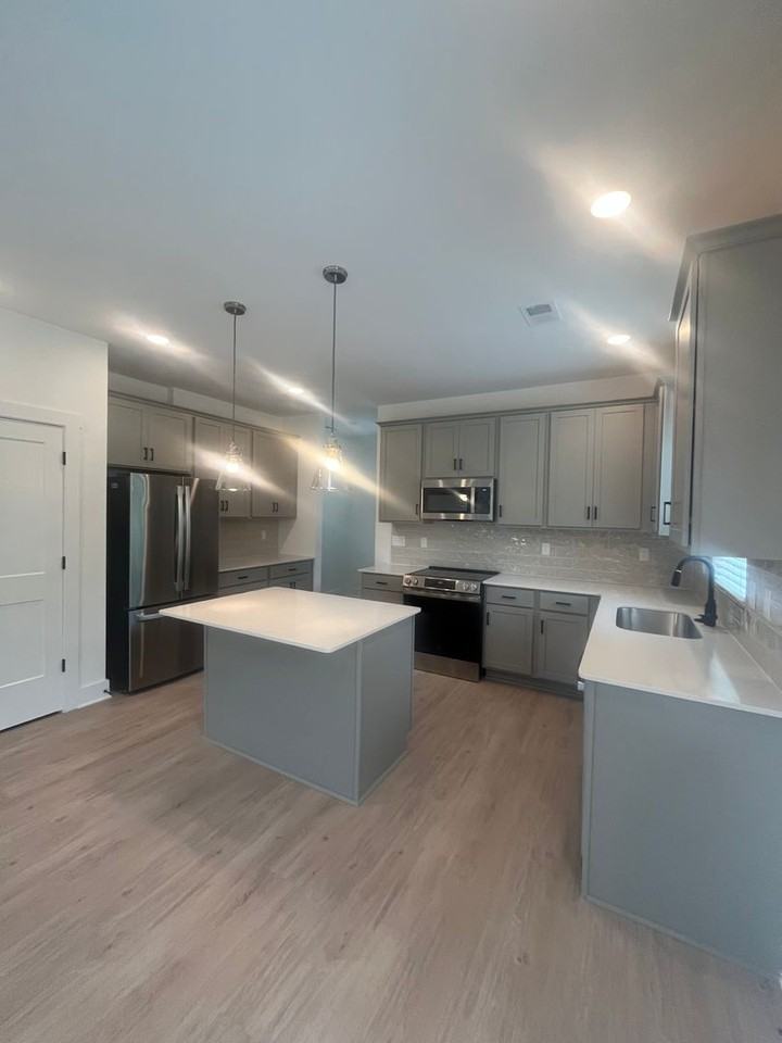 149 Rose Hannah Dr - Photo 3 of 31