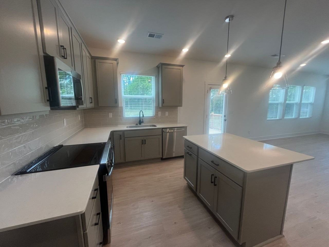 149 Rose Hannah Dr - Photo 4 of 31