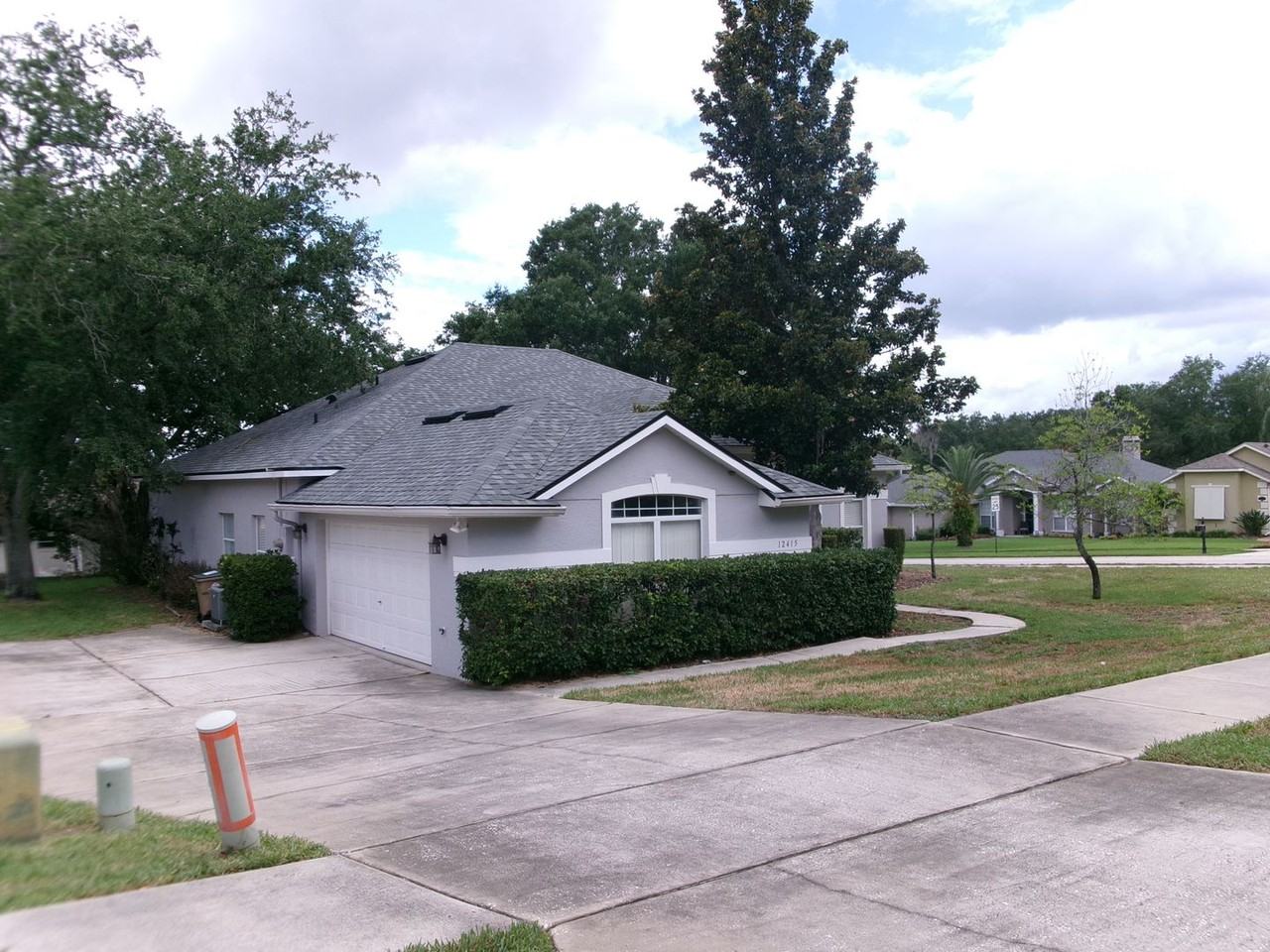 12415 Lake Valley Dr - Photo 2 of 36