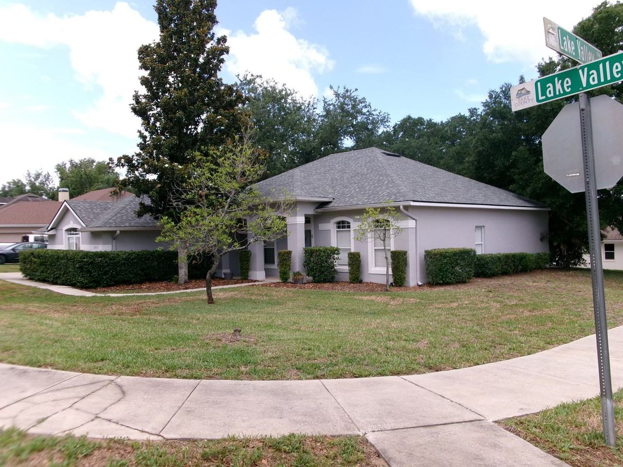 12415 Lake Valley Dr - Photo 3 of 36