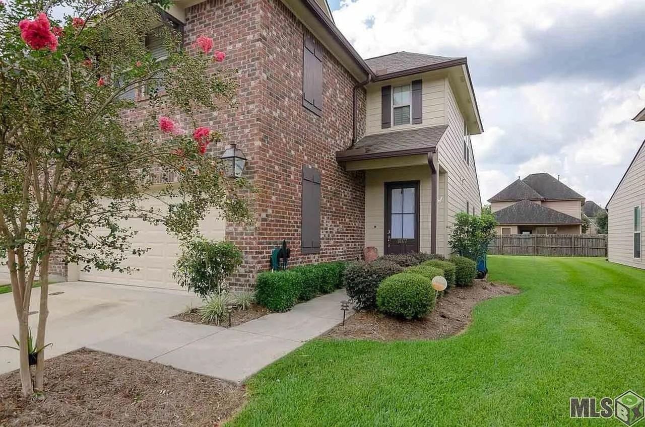 18177 Pinehurst Dr - Photo 2 of 4