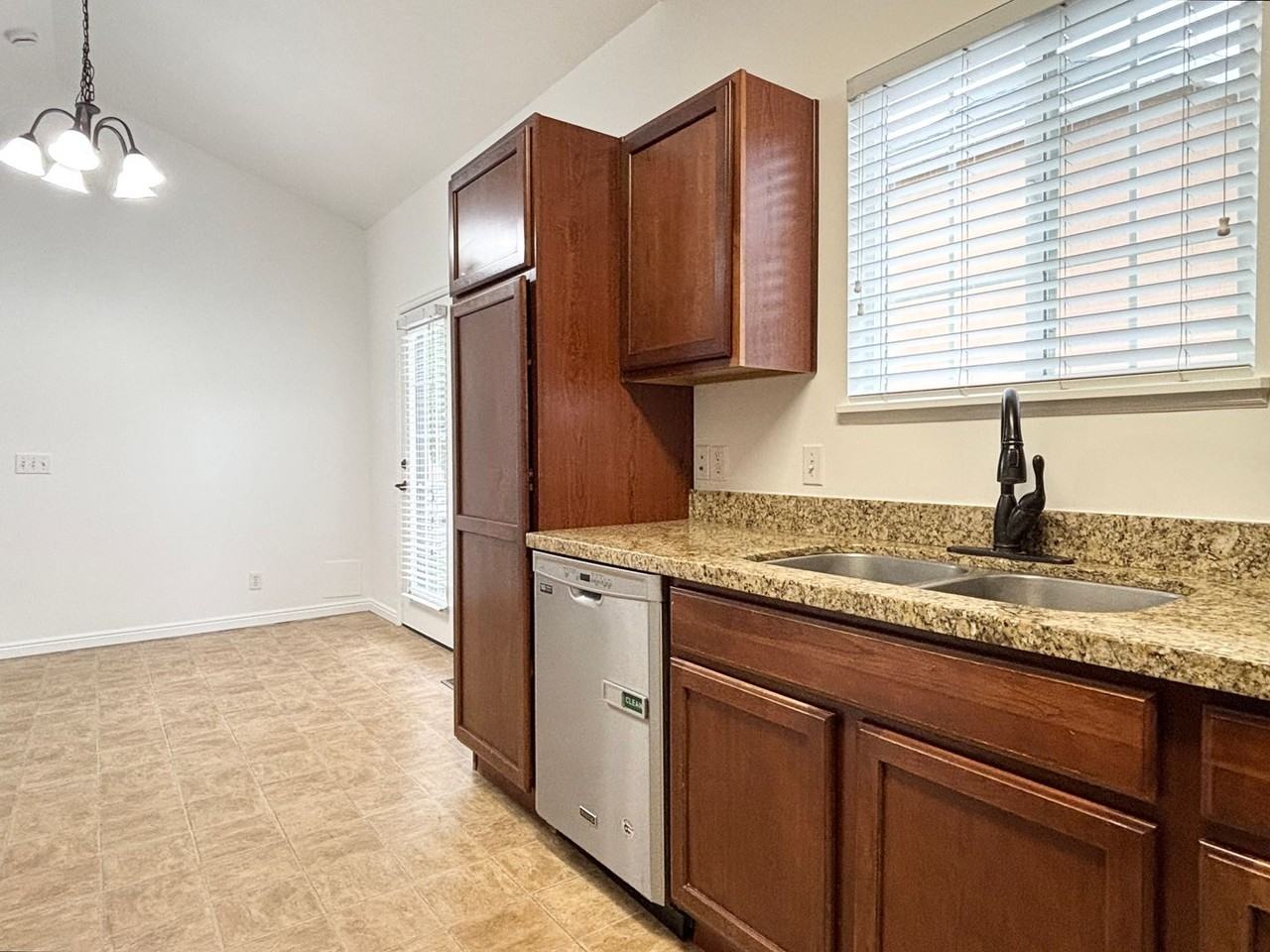 13545 S Villa Rosa Way - Photo 7 of 30