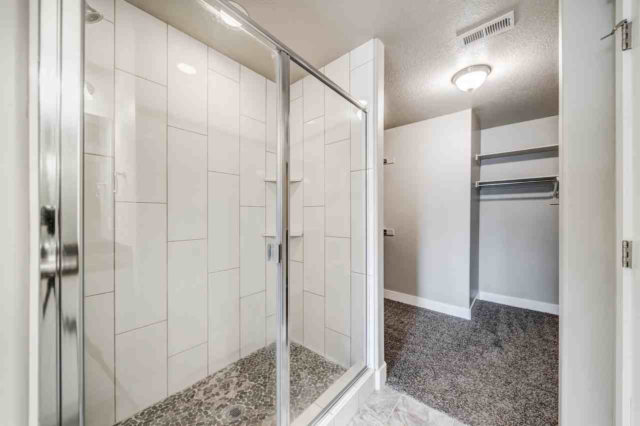 4415 W Glendon Dr - Photo 5 of 32