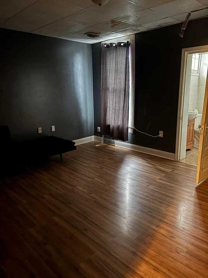 212 W Martin St #4 - Photo 5 of 10