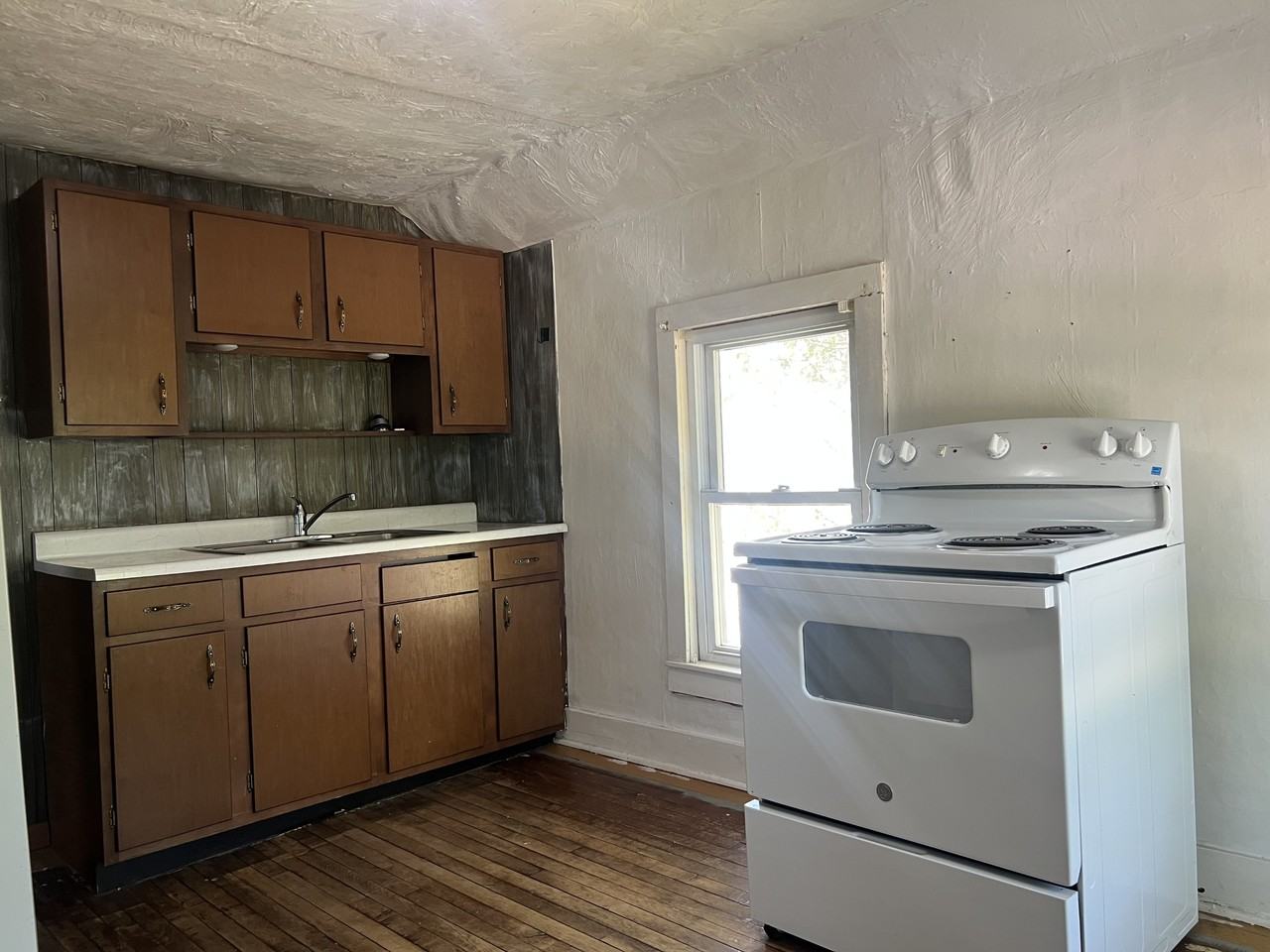 216 N Chestnut St #B - Photo 2 of 13