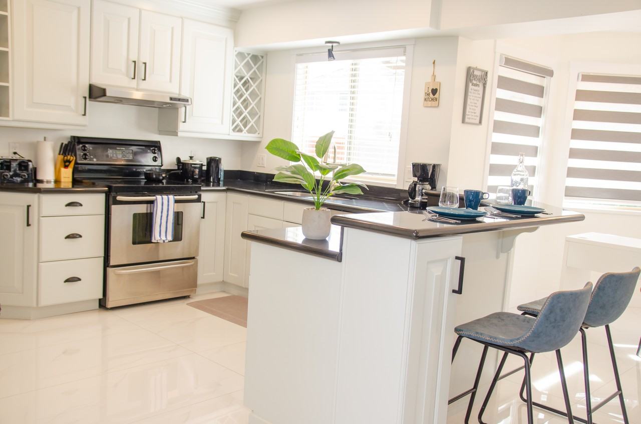 1219 Confederation Drive - Photo 4 of 16