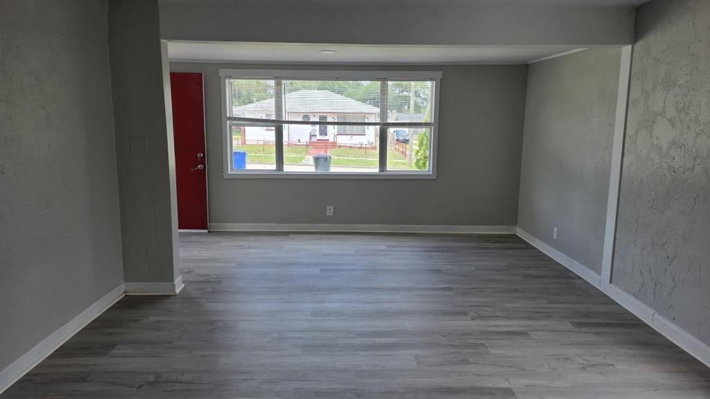 2505 18th St S - Photo 3 of 21