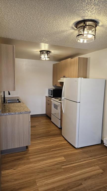 1320 9th St S - Photo 4 of 8