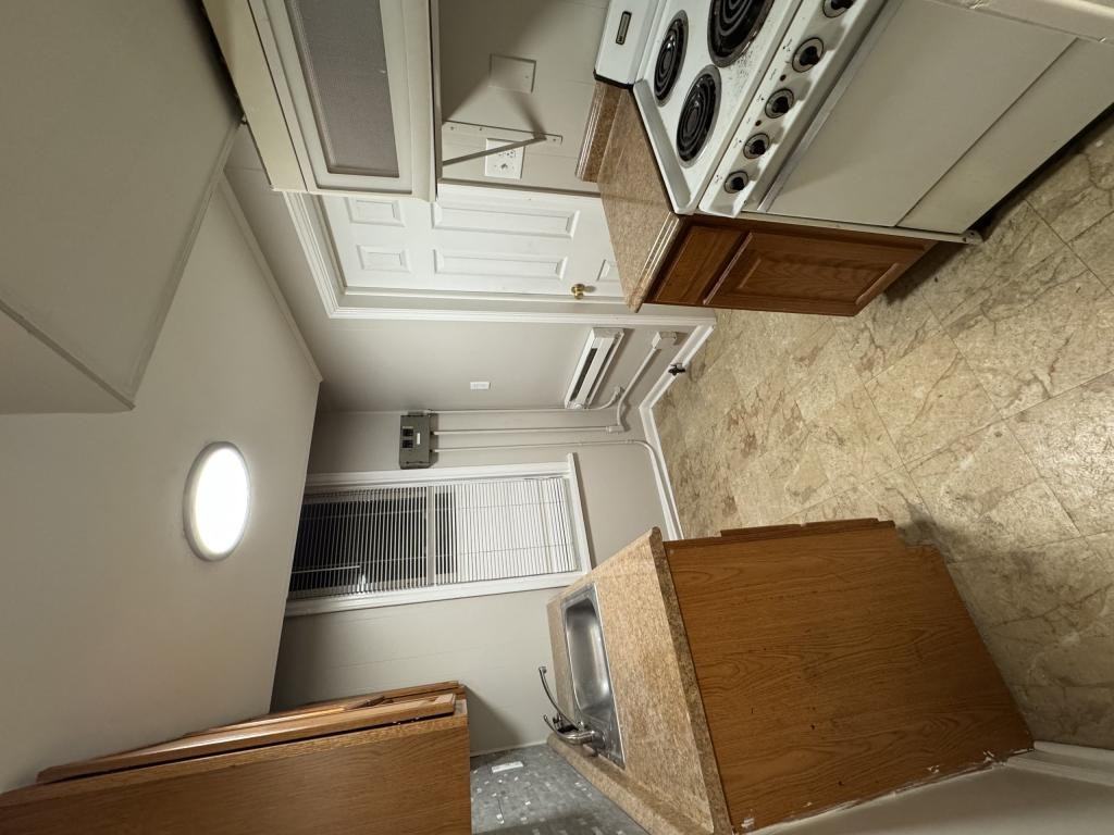 516 3rd Ave - Photo 6 of 9