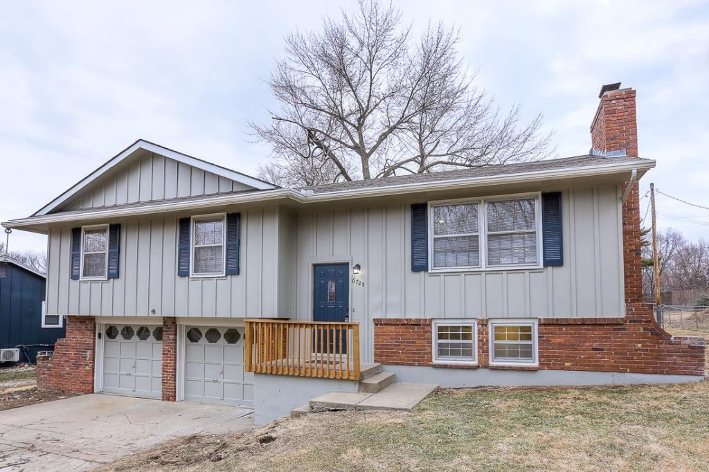 6725 Nw Hilldale Dr - Photo 2 of 36