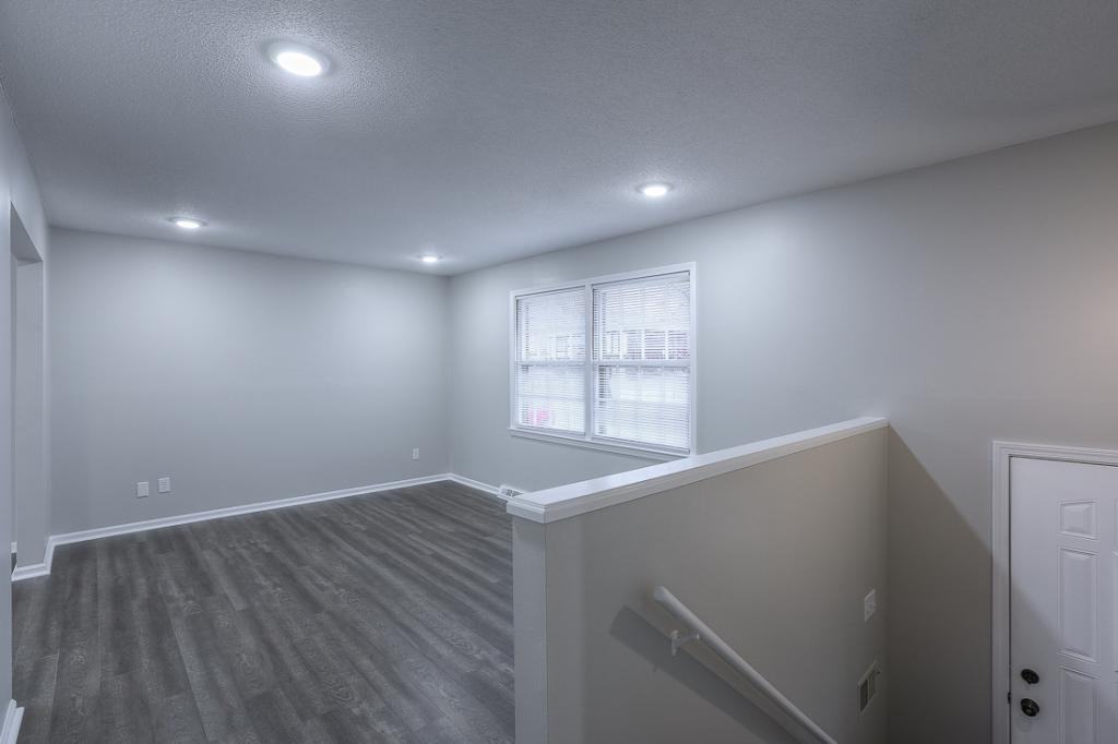 6725 Nw Hilldale Dr - Photo 4 of 36