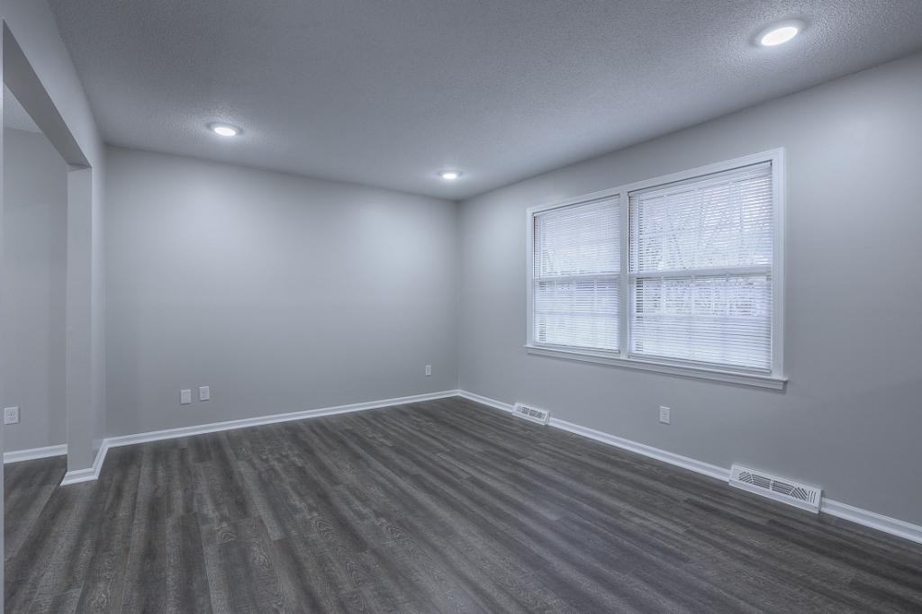 6725 Nw Hilldale Dr - Photo 5 of 36