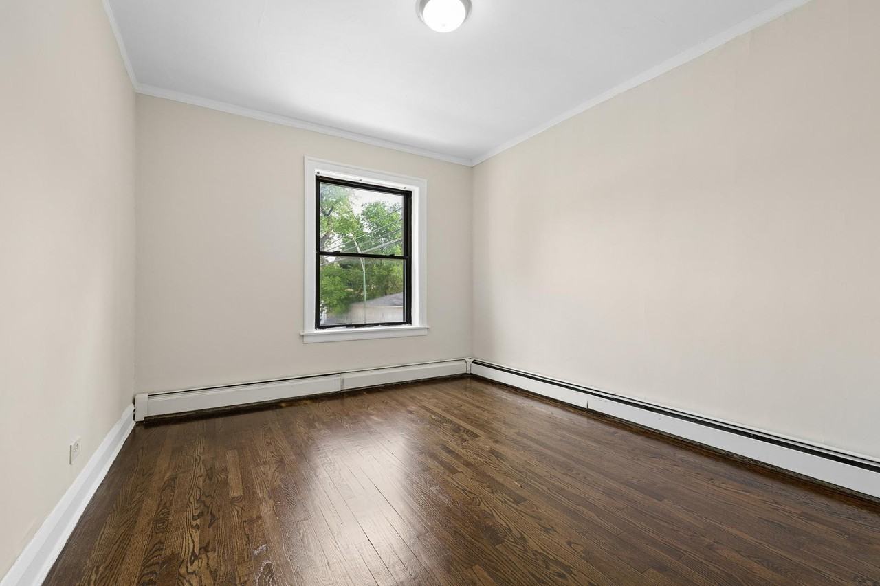 8503 S Drexel Ave #1E - Photo 3 of 9