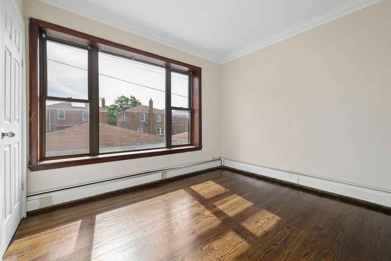 8503 S Drexel Ave #1E - Photo 6 of 9