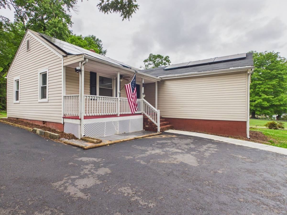 1518 Ethridge Dr - Photo 2 of 10