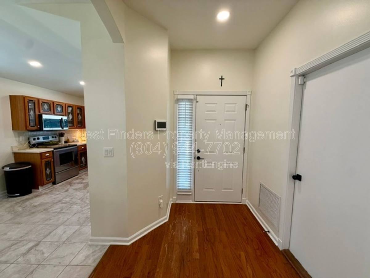349 Melissa Ray Dr - Photo 2 of 10