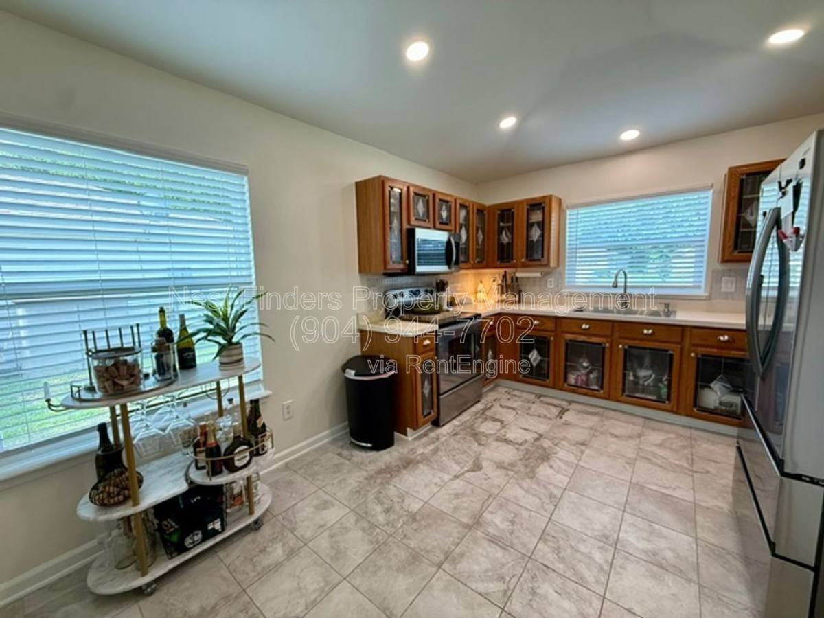 349 Melissa Ray Dr - Photo 3 of 10