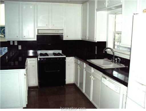 500 500 Nagle B Street - Photo 2 of 22
