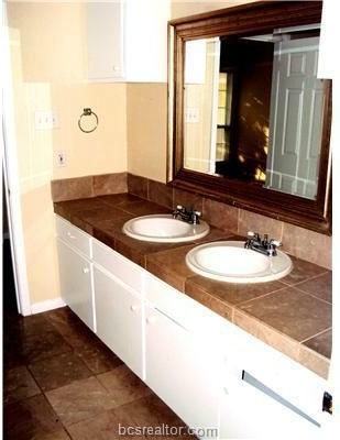 500 500 Nagle B Street - Photo 4 of 22