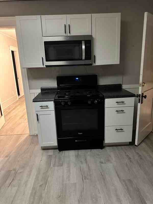 117 Robinson Ave - Photo 5 of 9