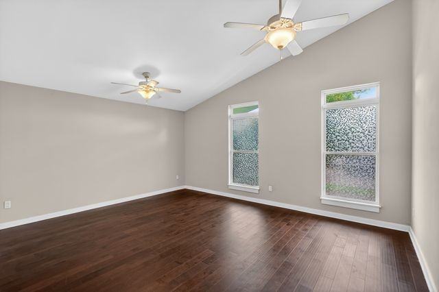 5010 N Prieur St - Photo 2 of 20