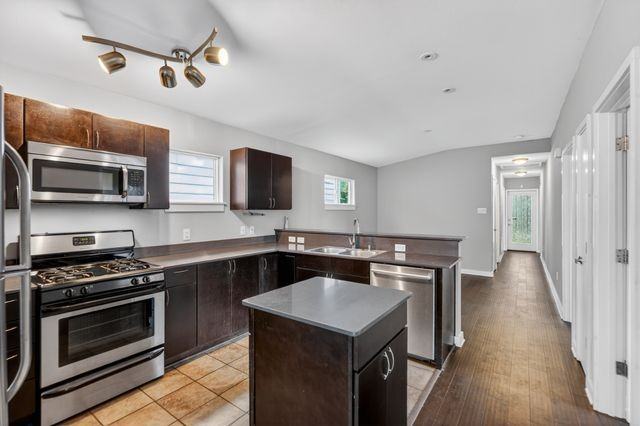5010 N Prieur St - Photo 4 of 20