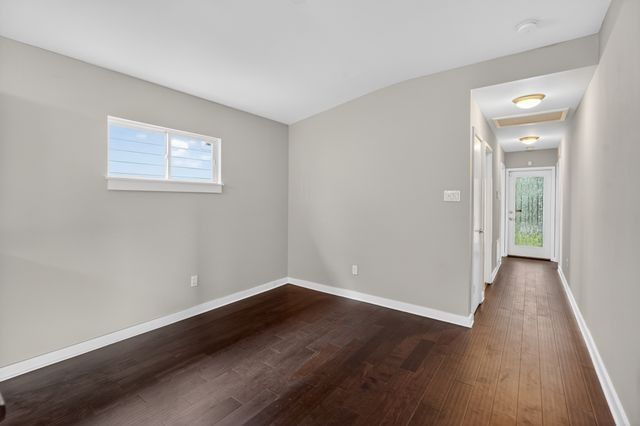 5010 N Prieur St - Photo 5 of 20