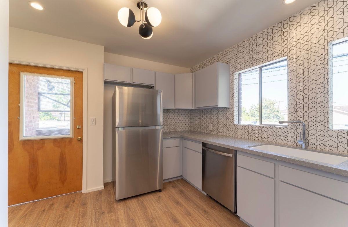 111 W 48th St - Photo 5 of 22